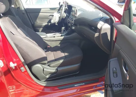 2021 Nissan Sentra Sv Xtronic Cvt z USA, uszkodzony, nr VIN 3N1AB8CV6MY319762